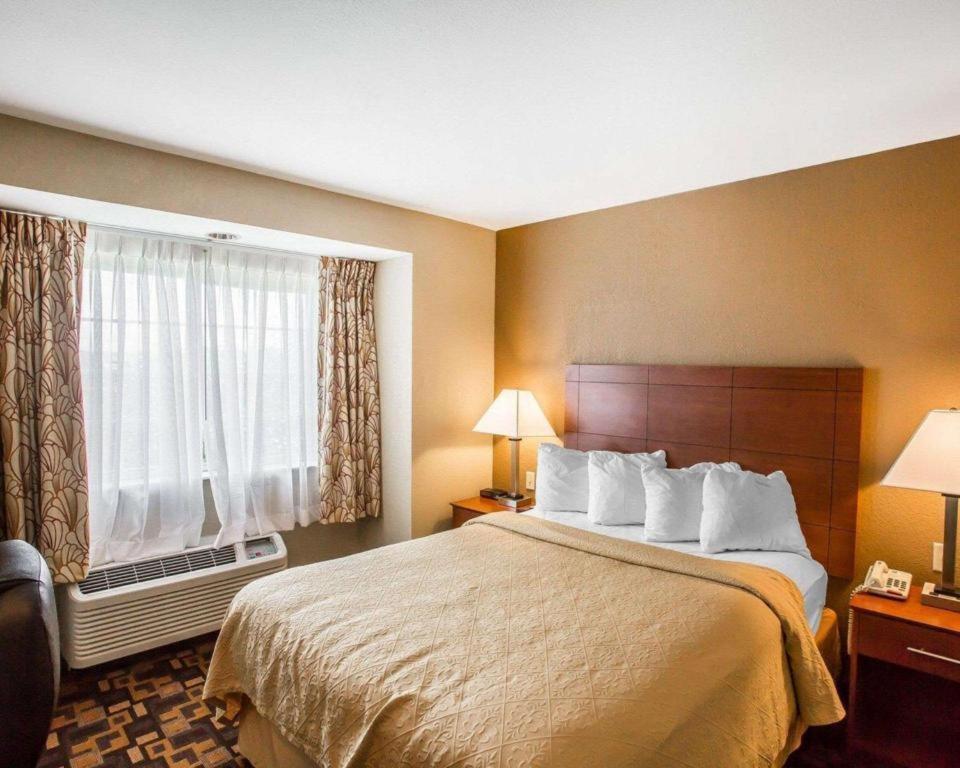 Quality Inn & Suites Mount Juliet Esterno foto