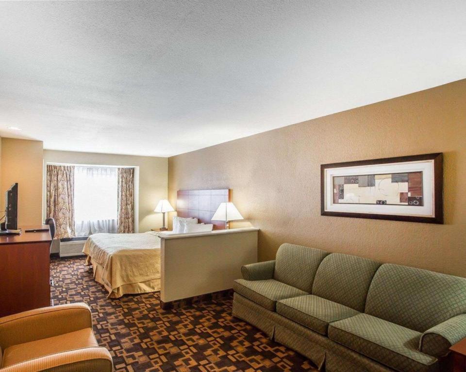 Quality Inn & Suites Mount Juliet Esterno foto