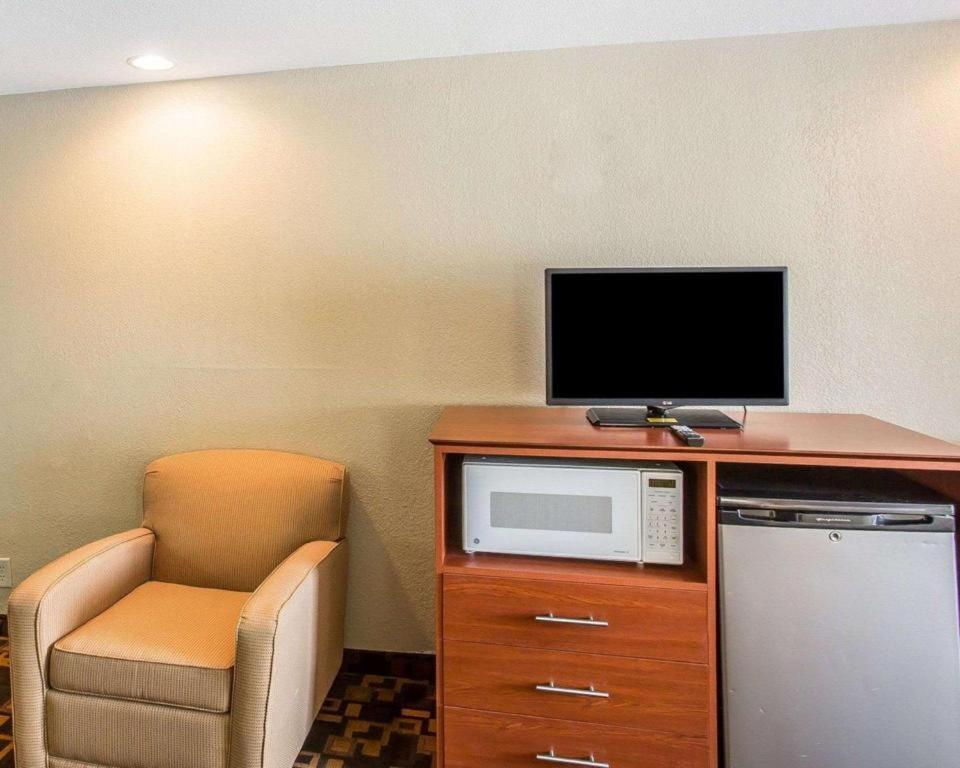 Quality Inn & Suites Mount Juliet Esterno foto